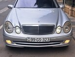 Mercedes E 270-1