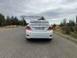 Hyundai Accent-4