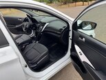 Hyundai Accent-12