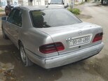 Mercedes E 290-3