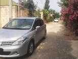 Nissan Tiida-2