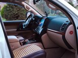 Toyota Land Cruiser-9