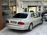 Mercedes E 220-10