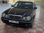 Mercedes E 270-1