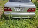Mercedes E 320 4MATIC-2