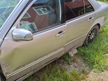 Mercedes E 320 4MATIC-5