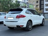 Porsche Cayenne-2