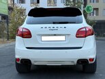 Porsche Cayenne-4