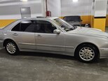 Mercedes E 320-4