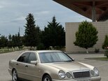 Mercedes E 200-4