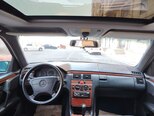 Mercedes E 240-5
