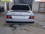Mercedes 200 D-2
