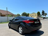 Hyundai Elantra-5