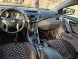 Hyundai Elantra-11