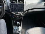 Hyundai Accent-12