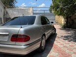 Mercedes E 240-5