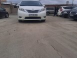 Toyota Sienna-3