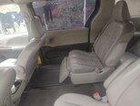 Toyota Sienna-11