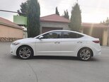 Hyundai Elantra-9