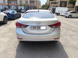 Hyundai Elantra-12