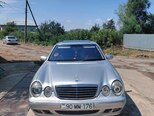 Mercedes E 270-1