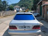 Mercedes E 270-2