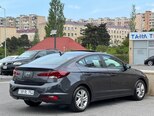 Hyundai Elantra-11