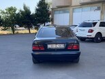 Mercedes E 240-8