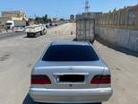 Mercedes E 270-4