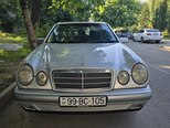 Mercedes E 240-1