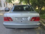 Mercedes E 240-6