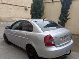 Hyundai Accent-4