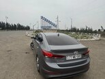 Hyundai Elantra-10