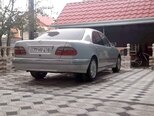 Mercedes E 200-8