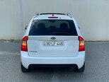 Kia Carens-10