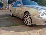 Mercedes E 240-1