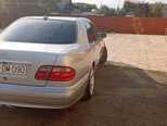 Mercedes E 240-4