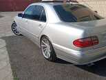 Mercedes E 240-2