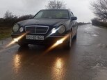 Mercedes E 270-1