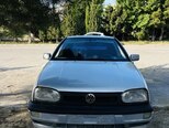 Volkswagen Golf-1