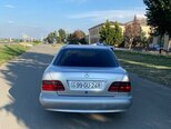 Mercedes E 220-2