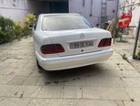 Mercedes E 240-4
