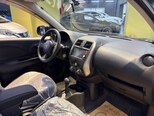 Nissan March-15
