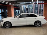 Mercedes E 220 d-3