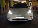 Tesla Model 3-1