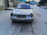 Mercedes E 240-1