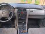 Mercedes E 240-5