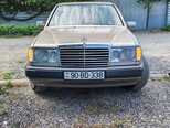 Mercedes 200 E-1