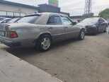 Mercedes 200 E-19