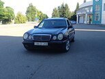 Mercedes E 240-1